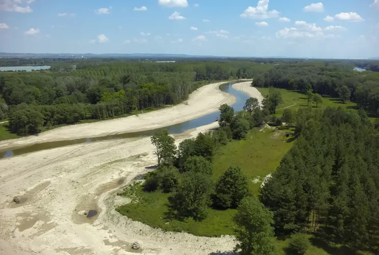 LIFE+ Traisen project progress in June 2014: The middle-west construction section is complete. The meandering of the river is clearly visible.